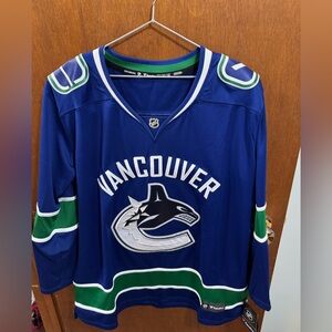 NWT Vancouver Canucks Fanatics Breakaway Jersey